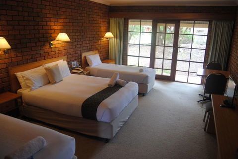 Grange Burn Motel - Accommodation Perth 2