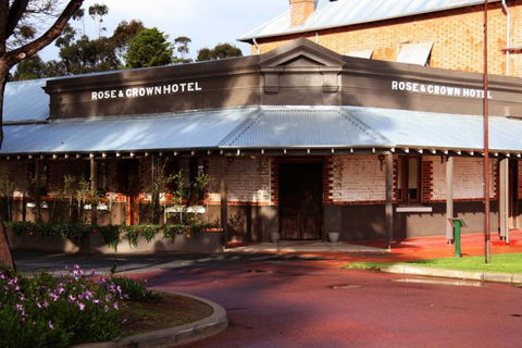 Rose And Crown Hotel - Accommodation Perth 4