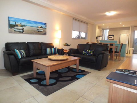 Pacific Marina Apartments - Accommodation Perth 13