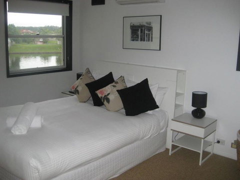 Noosa Entrance Waterfront Resort - Accommodation Perth 11