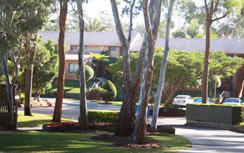 Comfort Inn & Suites Robertson Gardens - Accommodation Perth 0