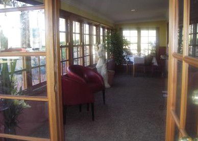 Hermitage Lodge - Accommodation Perth 3