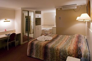 Quality Inn Railway - Accommodation Perth 2