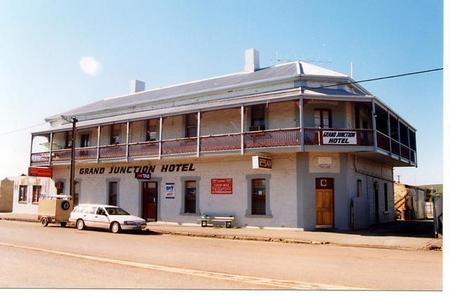 Grand Junction Hotel - Accommodation Perth 0