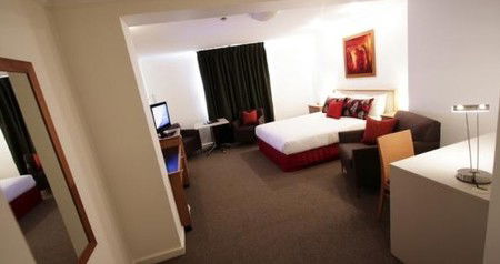 Townhouse Hotel - Accommodation Perth 0