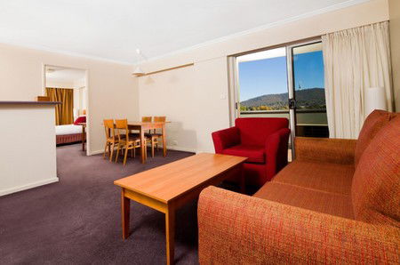 Mantra On Northbourne - Accommodation Perth 2