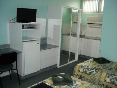 The Tree Motel - Accommodation Perth 3