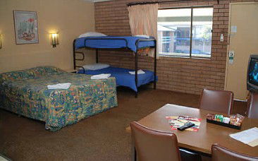 Oasis By The Lake - Accommodation Perth 0