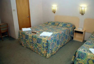 Oasis By The Lake - Accommodation Perth 1