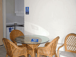 Club Surfers - Accommodation Perth 2
