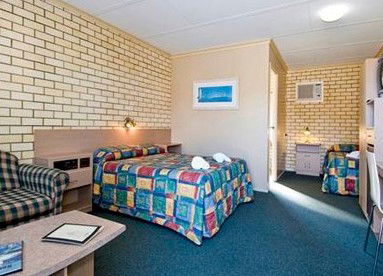 Econo Lodge Fraser Gateway - Accommodation Perth 0