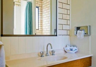 Econo Lodge Fraser Gateway - Accommodation Perth 3