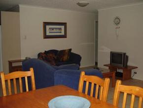 Beachfront Towers - Accommodation Perth 4