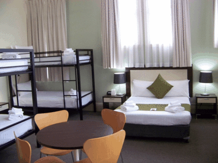 Aarons Hotel - thumb 4