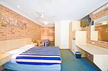 Branxton House Motel - Accommodation Perth 2