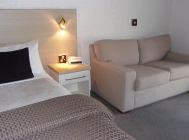 Hamiltons Townhouse Motel - Accommodation Perth 1