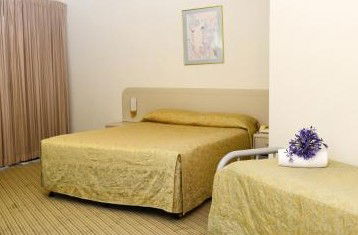 Motel 10 Motor Inn - Accommodation Perth 1