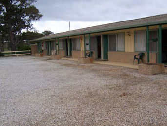 Governors Hill Motel - Accommodation Perth 1