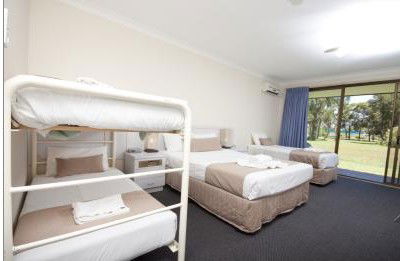 Island Palms Motor Inn - Accommodation Perth 2