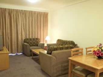 Maclin Lodge Motel - Accommodation Perth 2