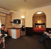Highlander Motor Inn And Apartments - Accommodation Perth