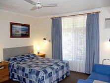 Flying Spur Motel - Accommodation Perth 1