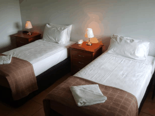 Cairns Reef Apartments And Motel - Accommodation Perth 3