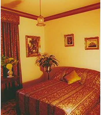 Tally Ho Lodge - Accommodation Perth 0
