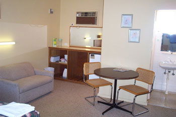 Belvedere Motel - Accommodation Perth 4