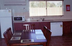 Emerald Explorers Inn - Accommodation Perth 1