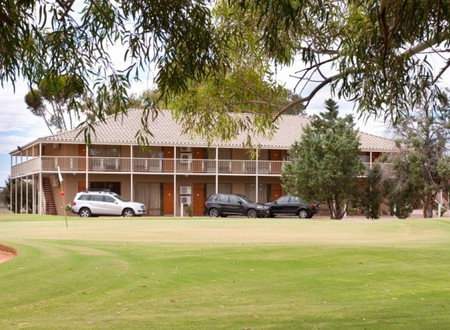 Standpipe Golf Motor Inn - Accommodation Perth 2