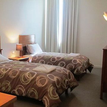 The Plough Hotel - Accommodation Perth 1