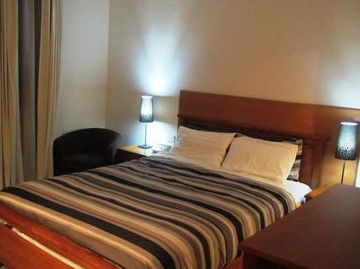 The Plough Hotel - Accommodation Perth 2