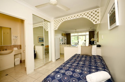 Reef Palms - Accommodation Perth 3