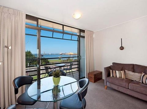 Centreport Units - Accommodation Perth 2