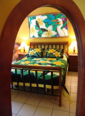 Airlie Beach Myaura Bed And Breakfast - Accommodation Perth 3