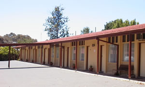 Golden Hills Motel - Accommodation Perth 0