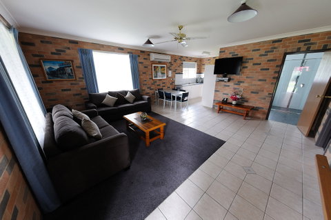 Greenvale Holiday Units - Accommodation Perth 2