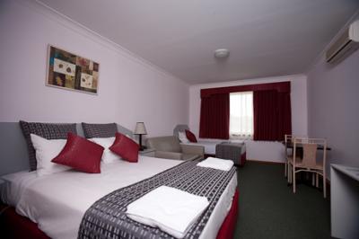Hume Villa Motor Inn - Accommodation Perth 2