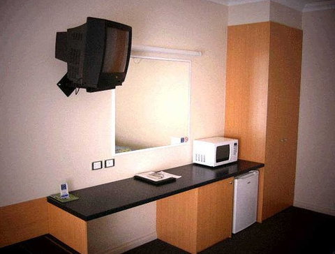 Victoria Lodge Motor Inn And Apartments - Accommodation Perth 3