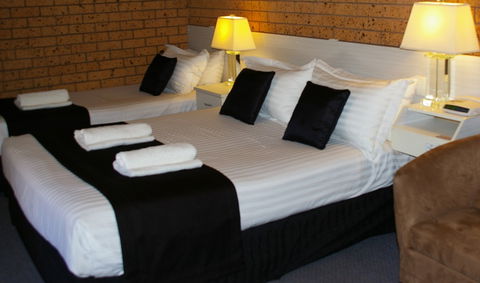 Golden Harvest Motor Inn - Accommodation Perth 0