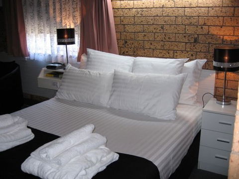 Golden Harvest Motor Inn - Accommodation Perth 1