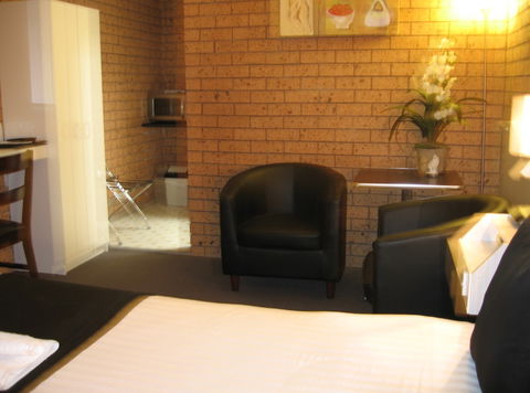 Golden Harvest Motor Inn - Accommodation Perth 5