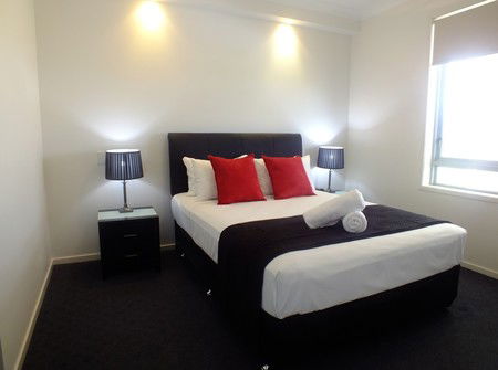 Pacific Marina Apartments - Accommodation Perth 7