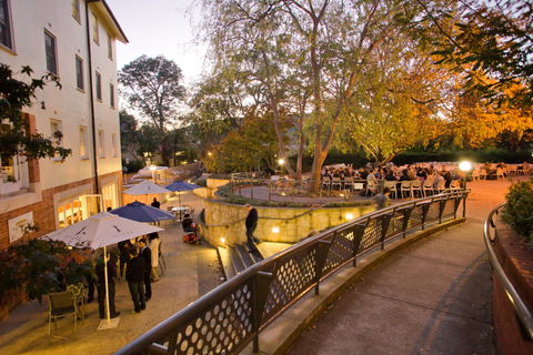 University House - Accommodation Perth 2