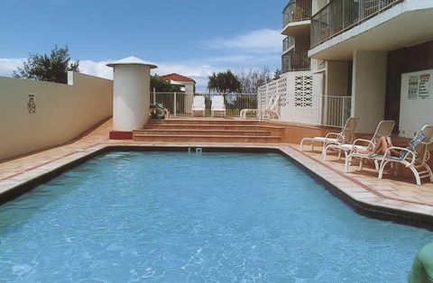 Golden Sands Holiday Apartments - Accommodation Perth 4