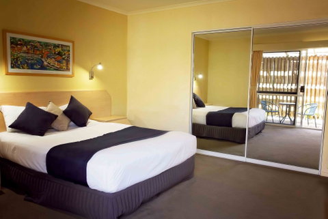 White Lace Motor Inn - Accommodation Perth 2