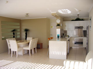 Beachfront Towers - Accommodation Perth 9