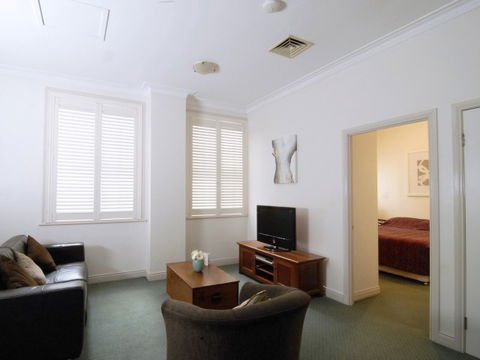 Rothbury On Ann Heritage Apartment Hotel - Accommodation Perth 3