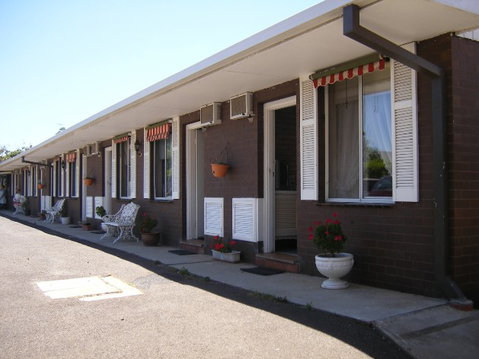 Colonial Lodge Motel - Accommodation Perth 1